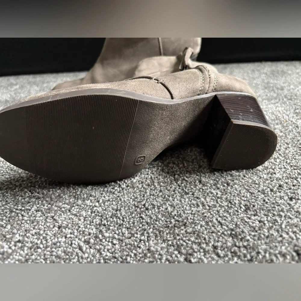 Old Navy Mid Boots With Heel/ Taupe/Sz. (8) - Picture 9 of 12